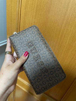 Cartera Guess Marrón