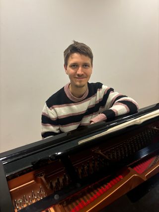 Profesor de lenguaje musical y piano escuela rusa 