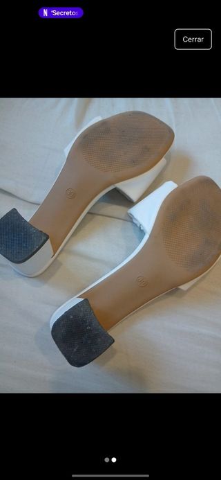 Sandalias blancas tacón