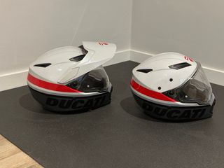 Cascos Ducati Desert X y intercomunicadores senna