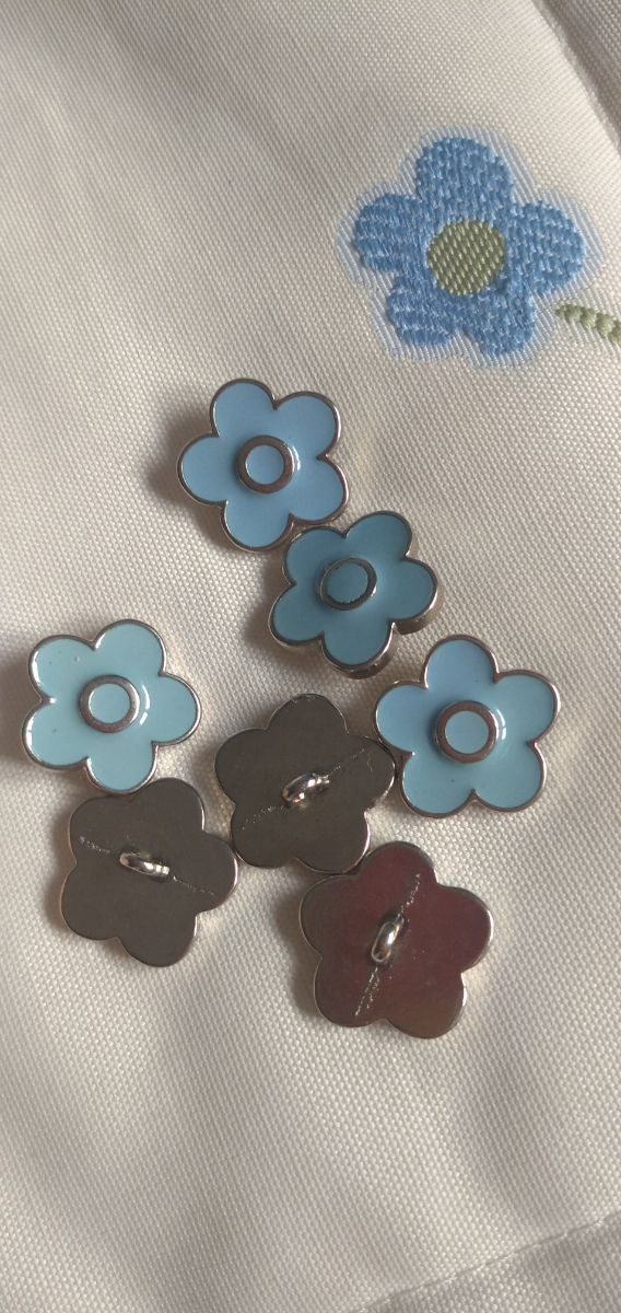 Lote de 14 botones ,Flores Azules.