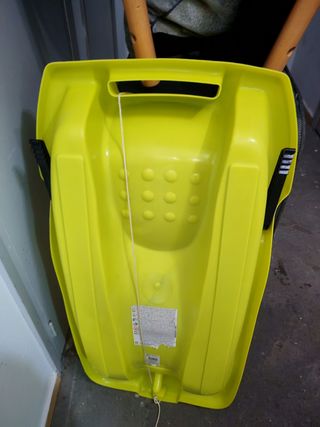 Trineo infantil amarillo