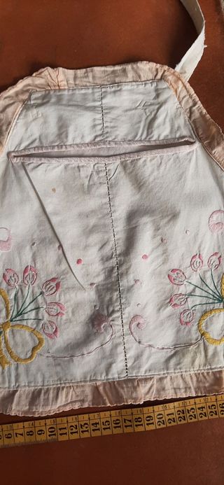 Delantal Vintage Bordado Flores