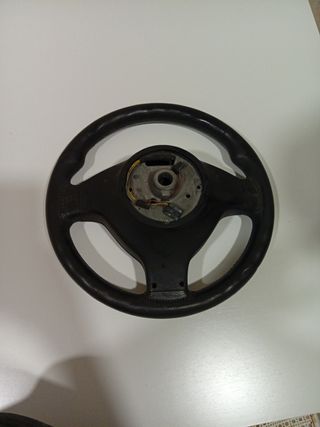 Volante en muy buen estado , airbag incluido