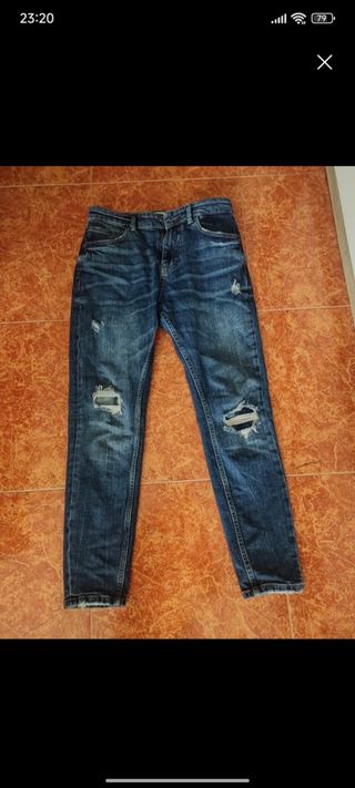 Pantalón vaquero Roto Talla 40