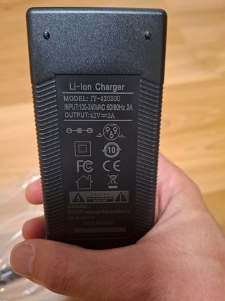 Cargador para patinetes Xiaomi nuevo