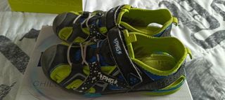 Sandalias Primigi niño negras y verdes. Número 33