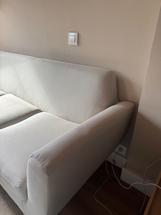 Sofá de 3 plazas beige estilo nórdico