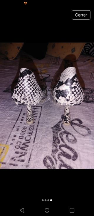 Zapatos Zara tacón fino efecto piel serpie 