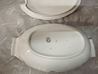 Travessa de porcelana com flores