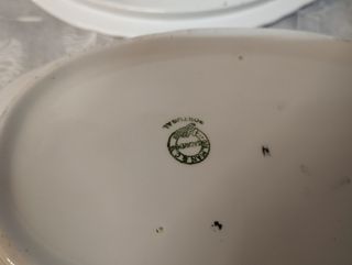 Travessa de porcelana com flores