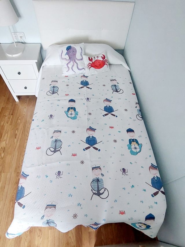 Colcha infantil con dibujos marinos