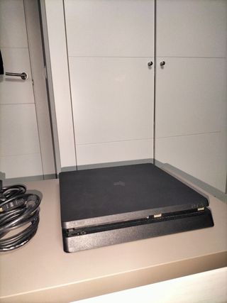 PS4 Slim Sony Negra