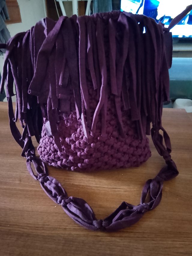 Bandolera macramé morada