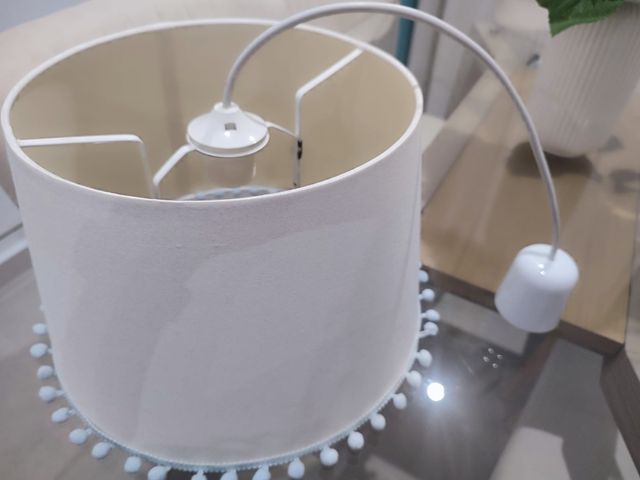 Candeeiro de quarto em tecido e plástico