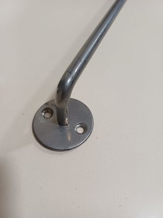 Barra multifuncional de metal