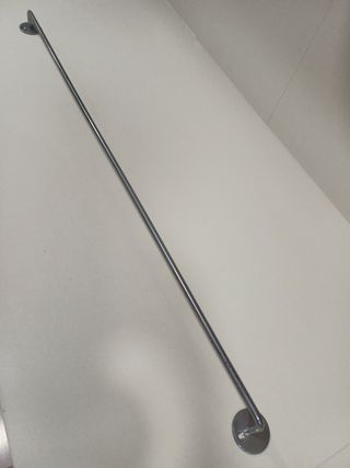 Barra multifuncional de metal