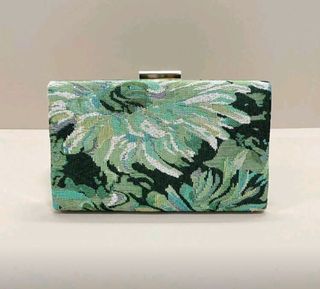 Bolso de fiesta verde con cadena dorada