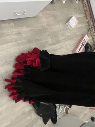 Falda Flamenco Negra y Roja con Volantes