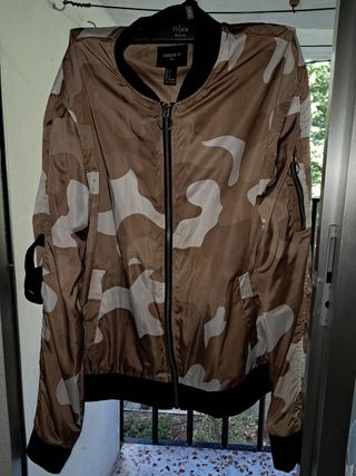 Chaqueta Bomber Camuflaje Forever 21 Talla L