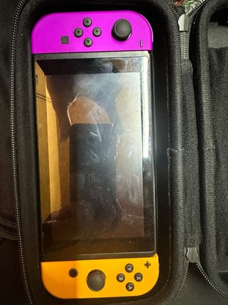 Nintendo Switch Morado y Amarillo