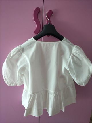 Camicia bianca maniche a palloncino con fiocchi