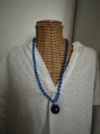 Collana con mezzi cristalli blu