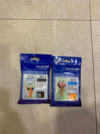 Tintas Brother LC3217 BK y LC3213 C