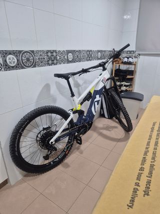 Bicicleta Eléctrica Husqvarna HC3