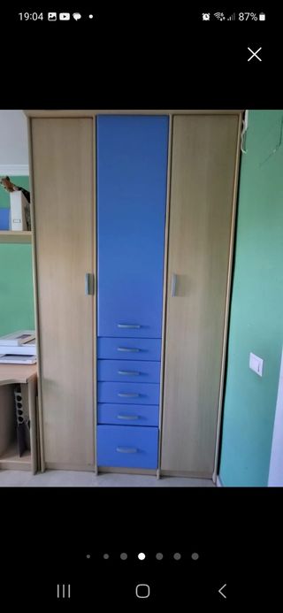 Armario modular beige y azul