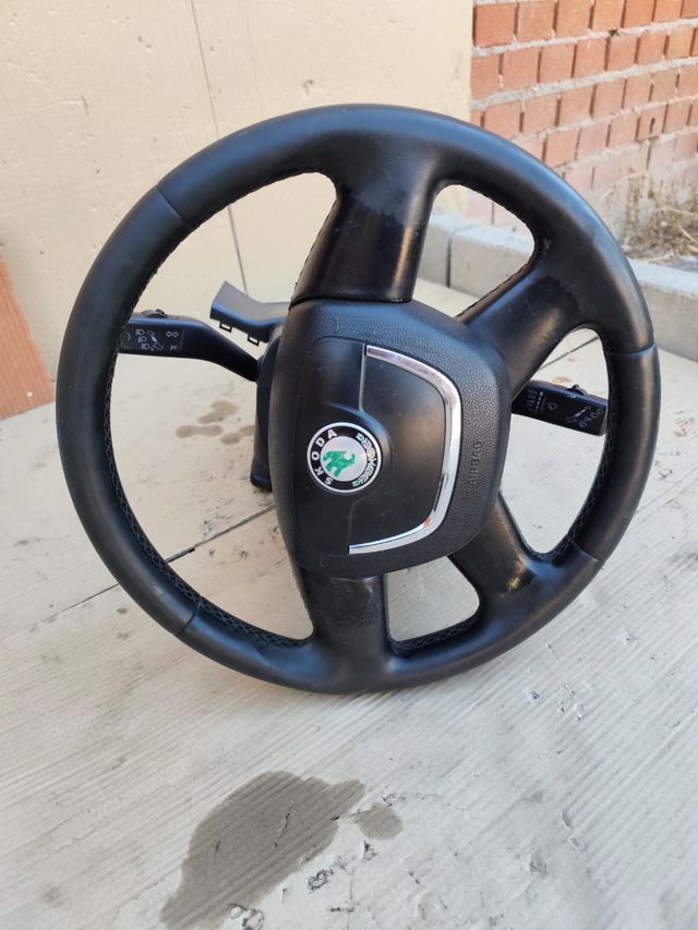 Conjunto Volante Skoda Octavia II