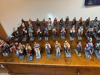 Collezione 50 soldatini piombo a cavallo