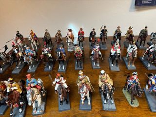 Collezione 50 soldatini piombo a cavallo