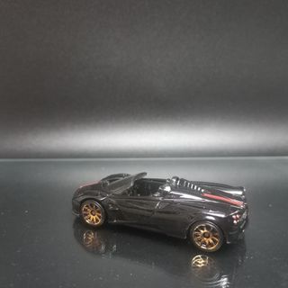 Hot Wheels Pagani Roadster DTW86 2017 Negro