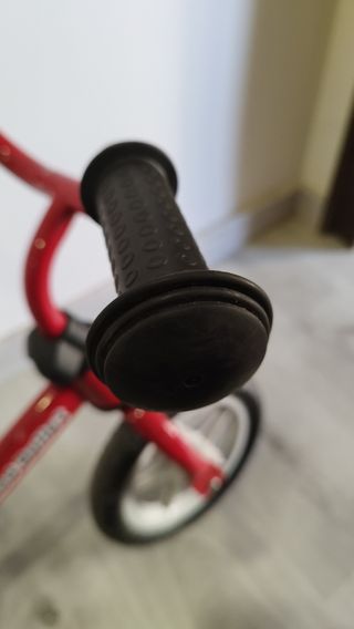 Bicicleta sin pedales Chicco Roja
