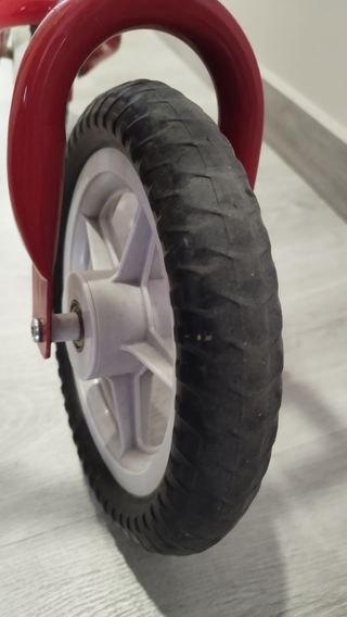 Bicicleta sin pedales Chicco Roja