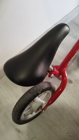 Bicicleta sin pedales Chicco Roja