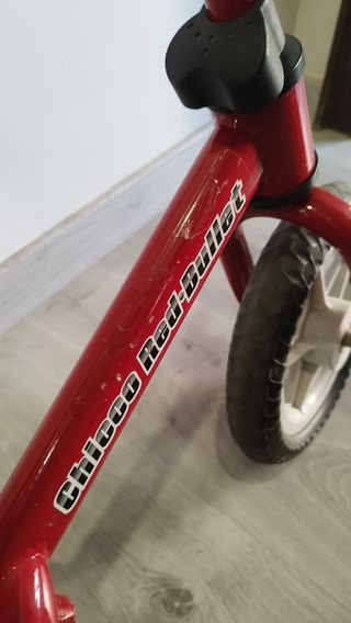 Bicicleta sin pedales Chicco Roja