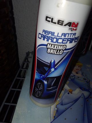 4 abrillantador carrocería y Limia llanta y salpic