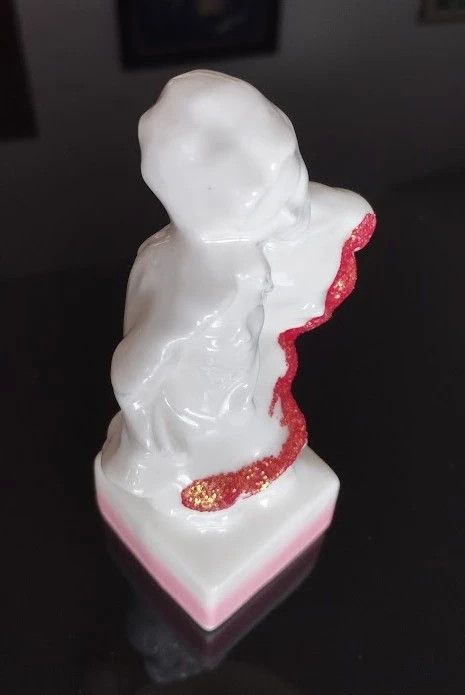 Figurita porcelana pareja enamorados