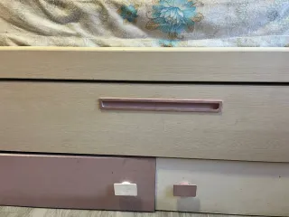 Cama infantil con cajones