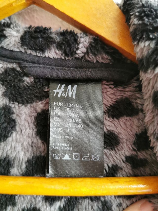 Bata de niña talla 8-10 años de H&M.