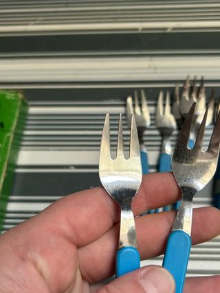 Caja con 12 tenedores niño