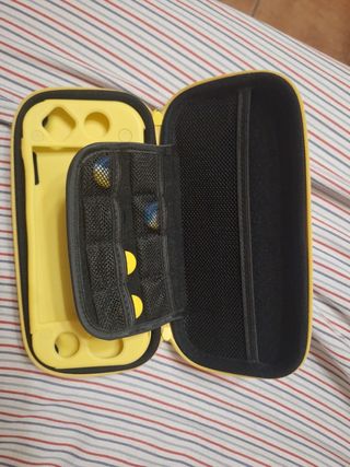 Custodia per Nintendo Switch Lite + joystick in regalo