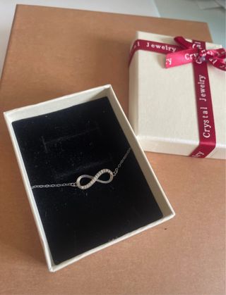 Pulsera infinito con piedras