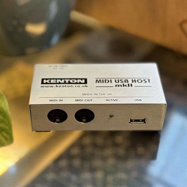 Kenton MIDI USB Host MKII (sintetizadores)