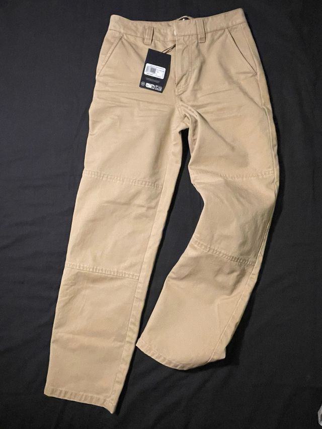 Pantalón chino beige