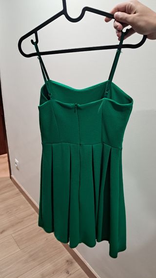 Vestido verde con tirantes
