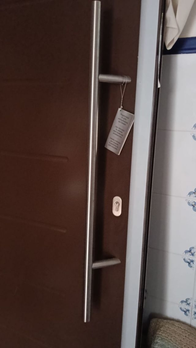 Puerta exterior moderna