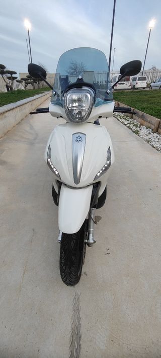 Piaggio Beverly 300 i